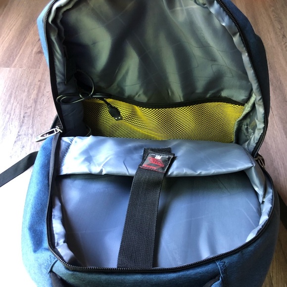 Bruno Cavalli Laptop Backpack Blue 15.6 Inch USB Charging Pockets Padded - Picture 5 of 11